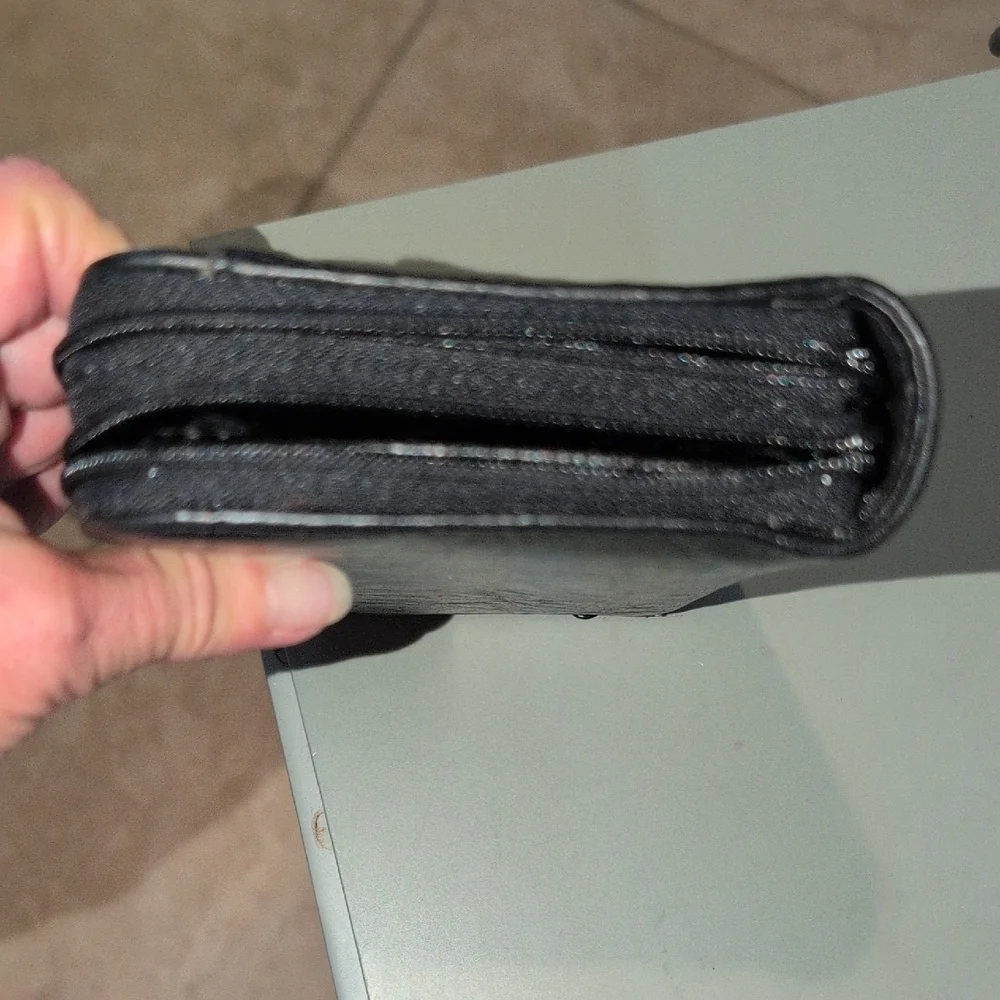 Vintage Black Vegan Leather Zipper Wallet